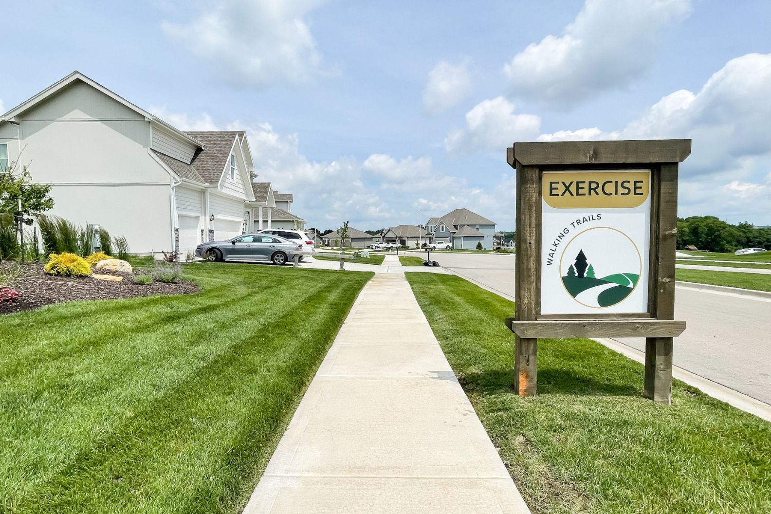 Hearthside Homes Of Kansas City - Davidson Farms At Shoal Creek Exercise Walking Trails